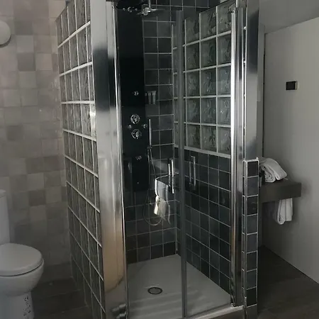 Modern Szálloda